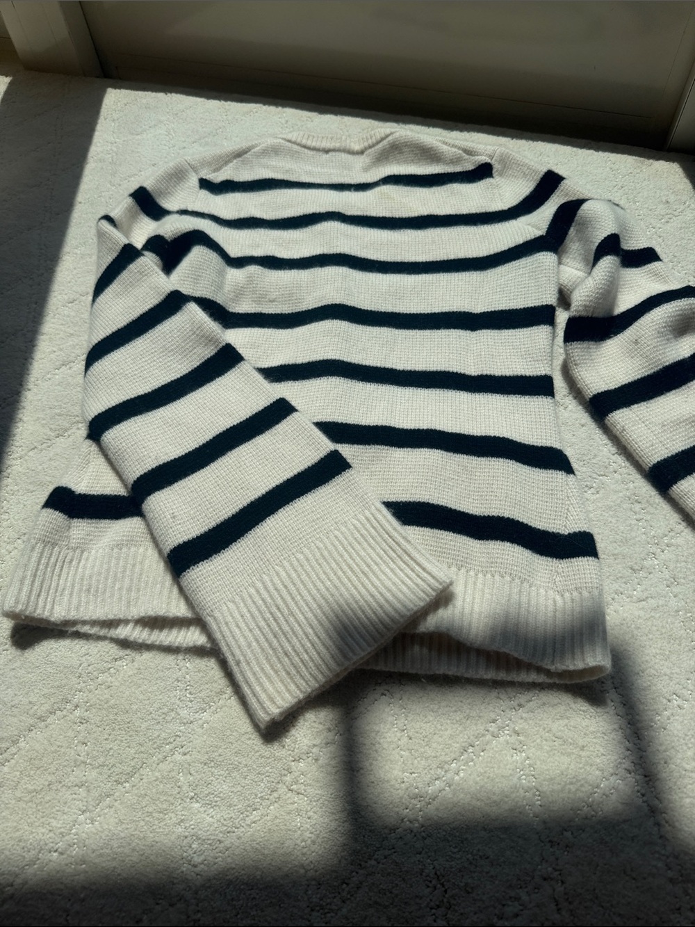 100% Cashmere Sweater - Picture 3 of 3